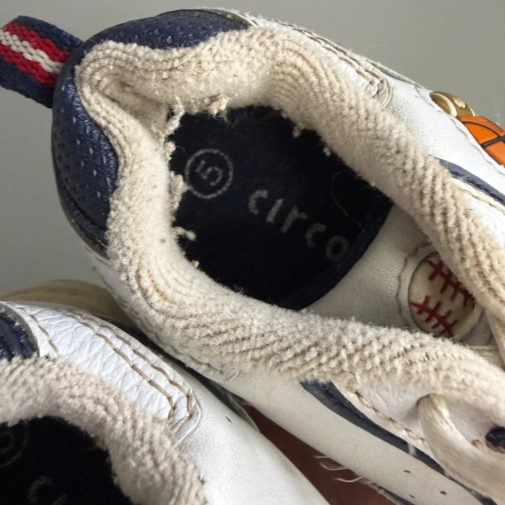 Circo Infant Boys Multi Sport Sneakers White Navy Blue Size 4 Lace Up Shoes